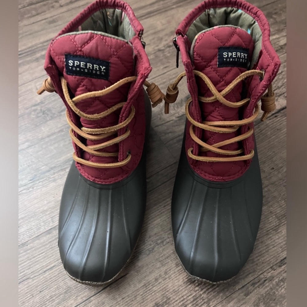Sperry saltwater duck boots. Women’s size 5.